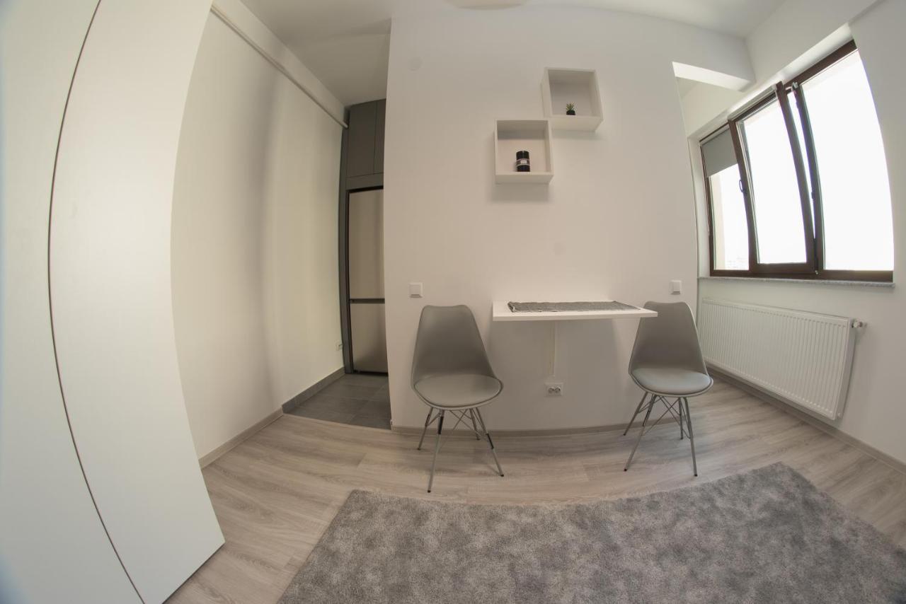The Chic Minimalist - Apartment Iasi Exterior foto
