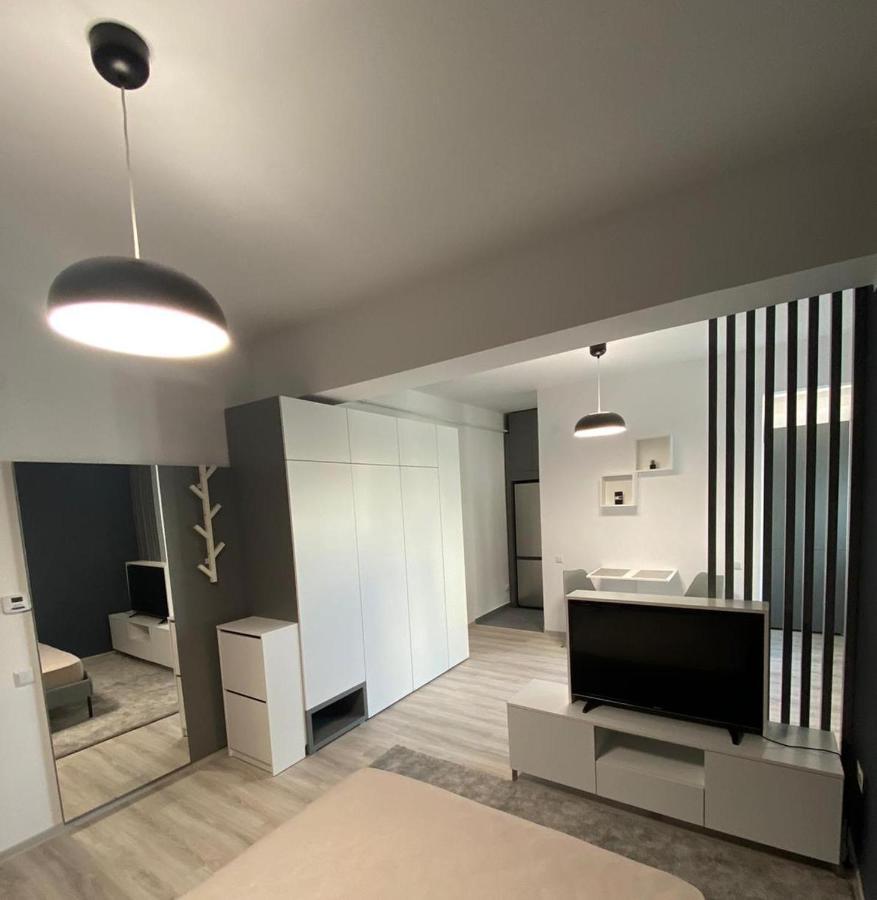 The Chic Minimalist - Apartment Iasi Exterior foto