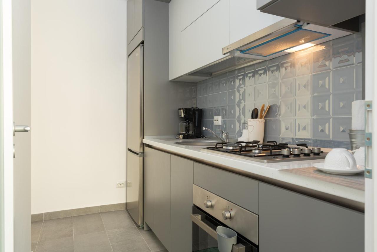The Chic Minimalist - Apartment Iasi Exterior foto
